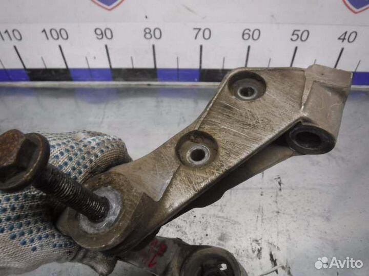 Кронштейн рычага передний левый Volkswagen Polo