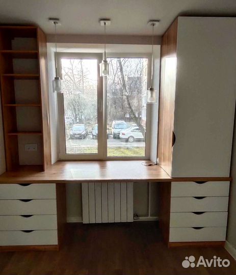 Рабочая зона у окна