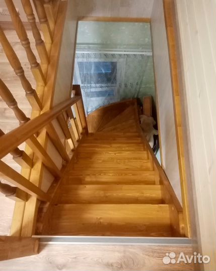 Деревянная лестница для частного дома
