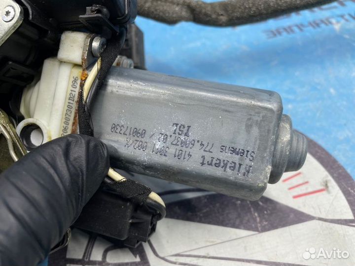 Замок двери задний левый Bmw 7-Series E66 N62B48B