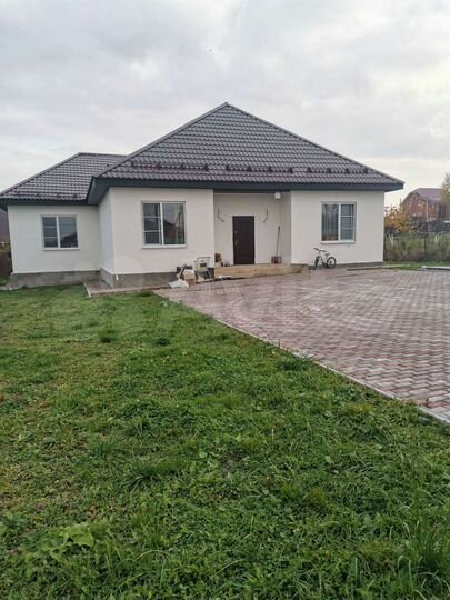 Дом 198 м² на участке 8 сот.