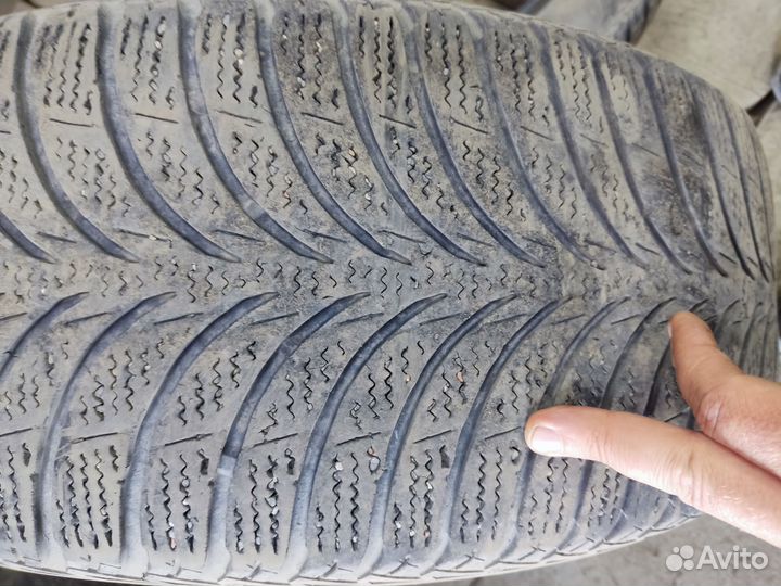 Goodyear Ultra Grip HP 225/55 R17