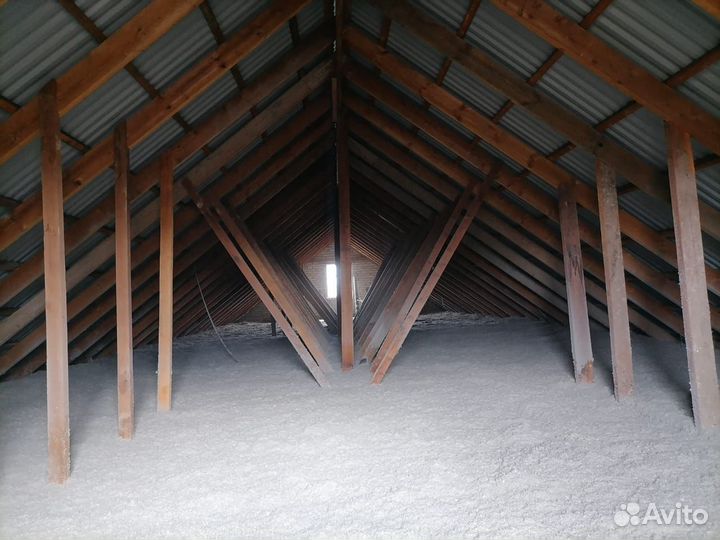 Утепление крыши дома эковатой