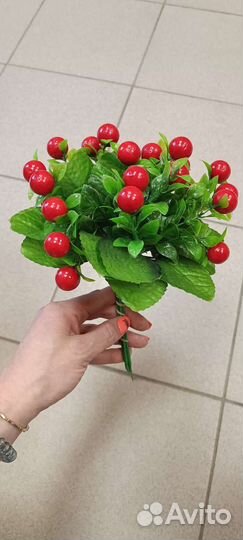 Искусственные цветы в букете