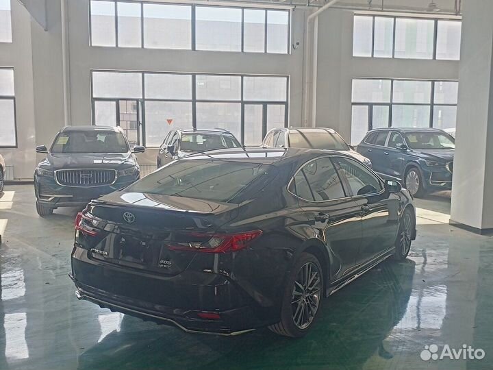 Toyota Camry 2.0 CVT, 2024