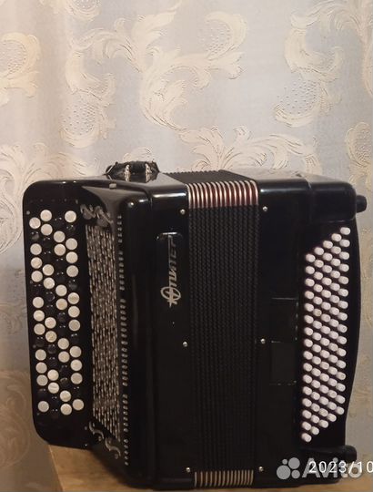 Продаётся баян Юпитер 2Д готово-выборный