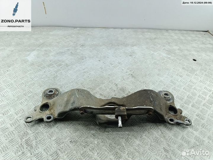 Кронштейн кпп опорный 8E0399263AB на Audi A4 B6 (2001-2004)