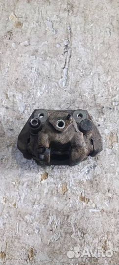 Суппорт задний левый бмв