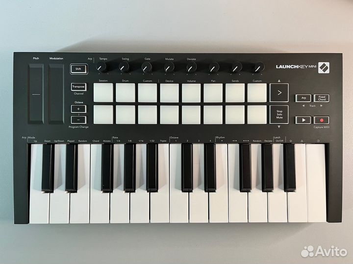 Миди клавиатура Novation Launchkey mini MK3