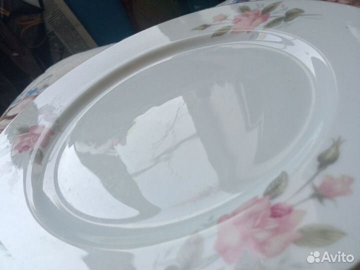 Тарелка плоская для второго Tono China 23 см Розы