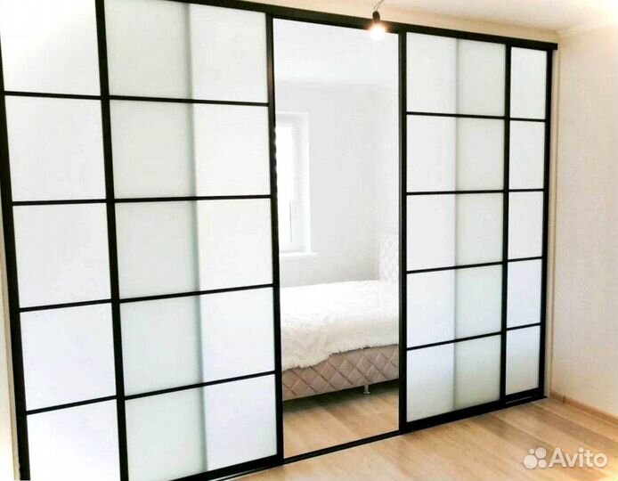 Раздвижная перегородка с матовым стеклом