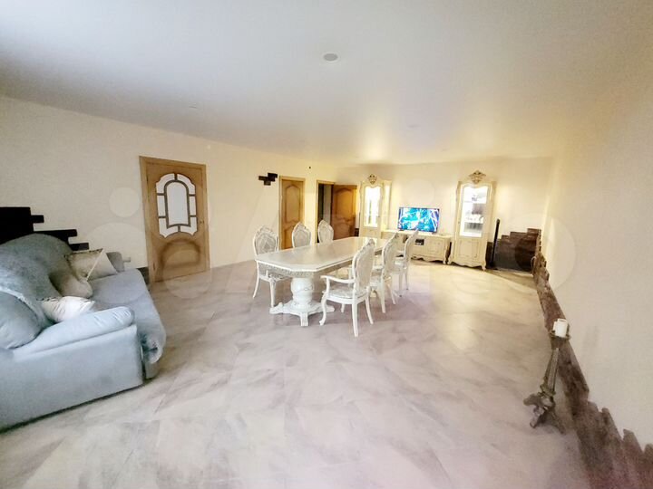 Коттедж 500 м² на участке 12 сот.