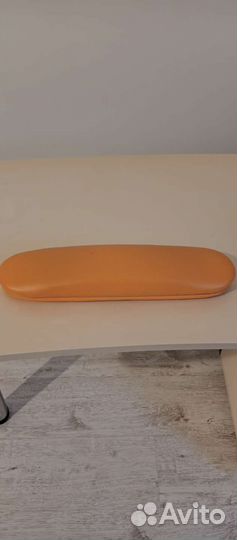 Маникюрный стол