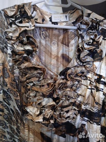 Блузка с жабо