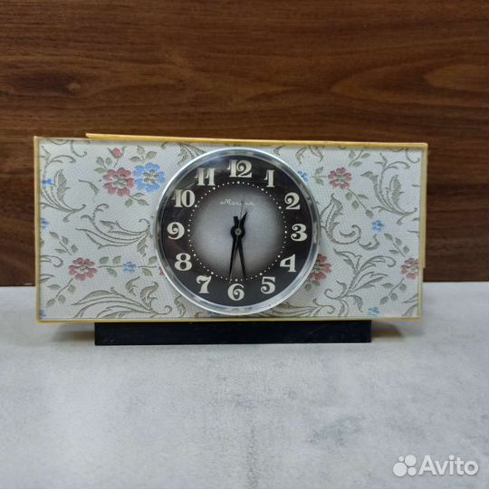 Часы Молния Механические Настольные Рабочие СССР