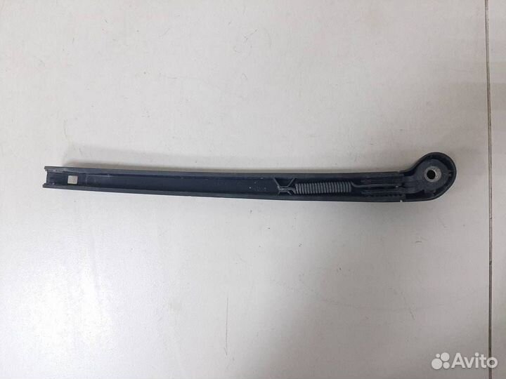 Поводок стеклоочистителя задний Skoda Rapid 2012-2