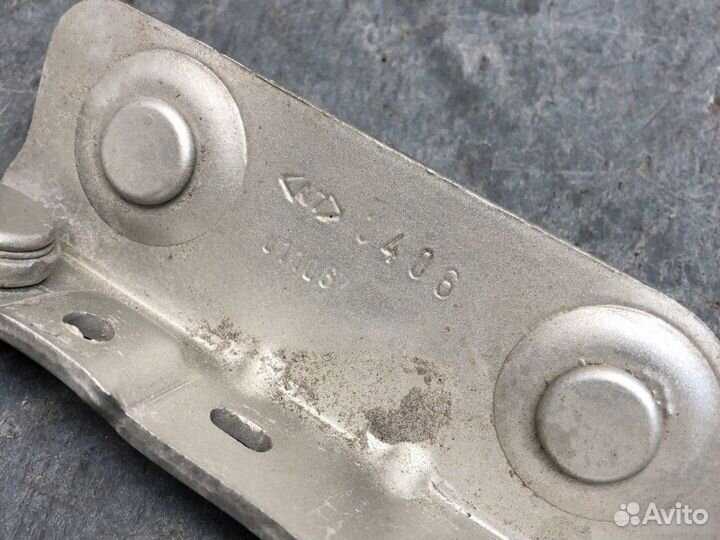 Петля багажника левая Renault Megane 2 2002-2006