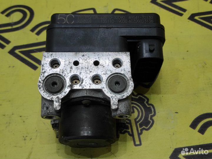 Блок ABS Toyota Vista ZZV50 1ZZ-FE 2002.07