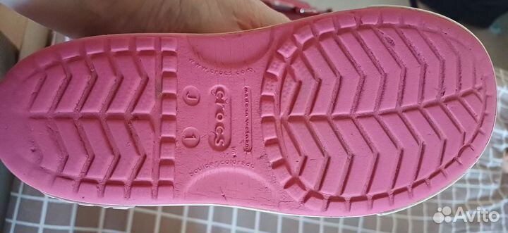 Босоножки для девочки crocs