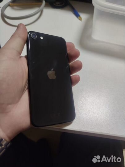 iPhone SE, 128 ГБ