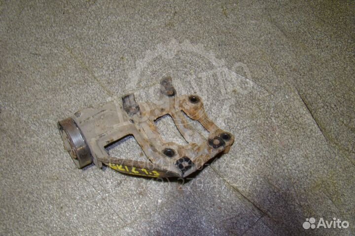 Кронштейн кондиционера Hyundai Getz