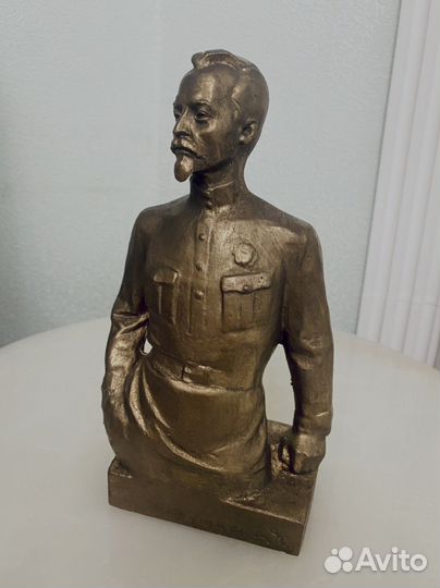 Бюст Дзержинского