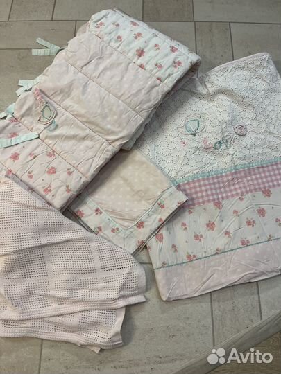 Комплект на кроватку детскую