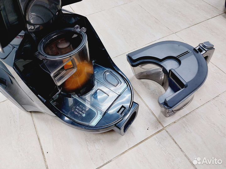 Пылесос LG 1600Вт с контейнером