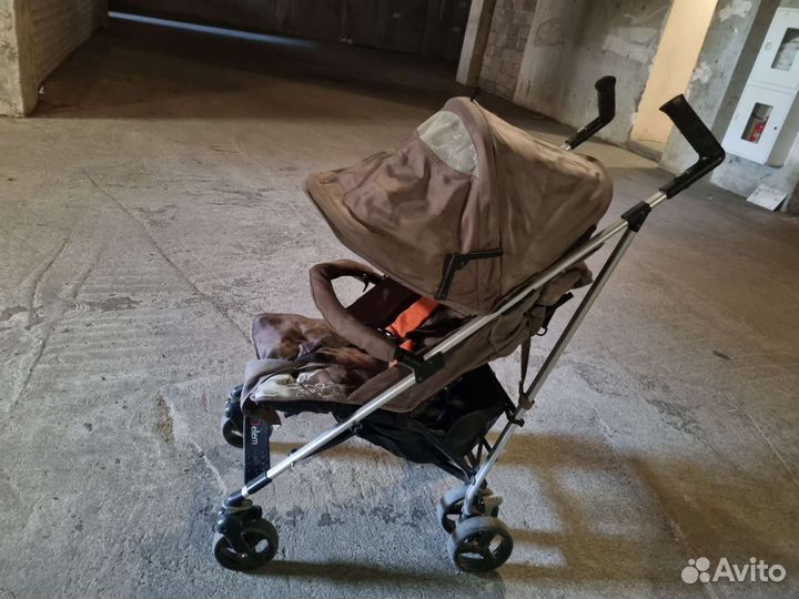 Прогулочная коляска трость