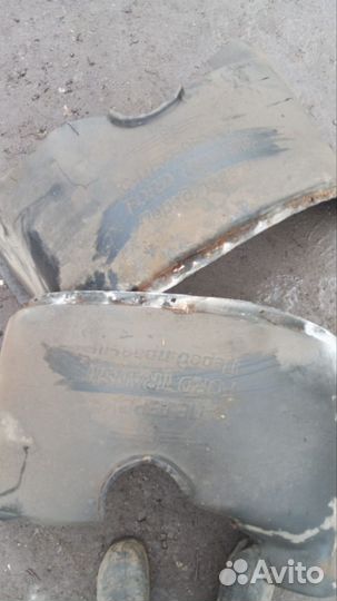 Подкрылки для форд транзит 86-99 г, передние