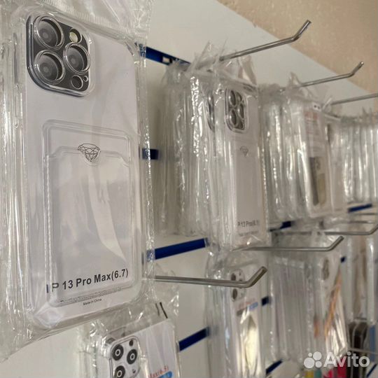 Прозрачный противоударный чехол на iPhone