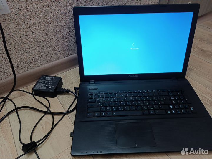 Ноутбук Asus 17.3