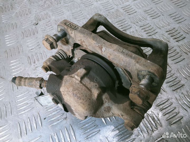 Суппорт передний правый Chery Tiggo t11