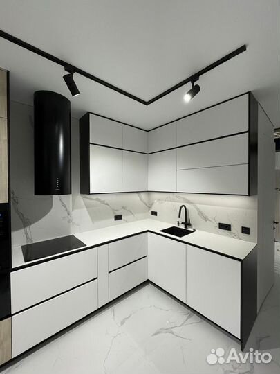 Кухня черная