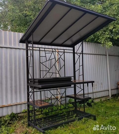 Мангал с крышей