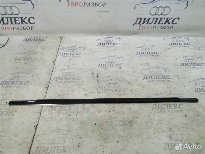 Накладка стекла заднего левого VW Passat (B6) 200