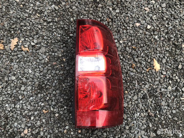 Фонарь задний правый Chevrolet Tahoe III 06-14