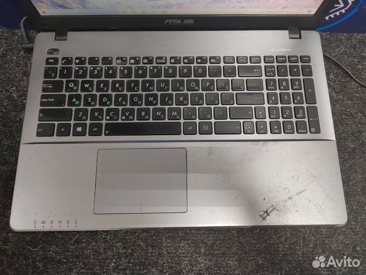 Ноутбук Asus X550L i3-4010U, GT 840M 2GB