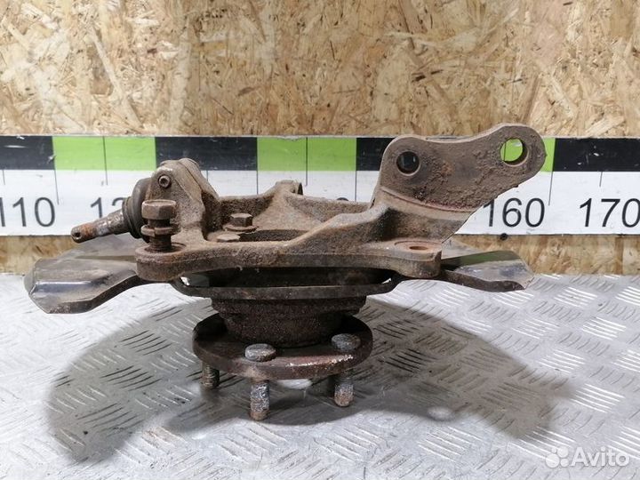 Кулак поворотный передний правый Subaru Legacy B13