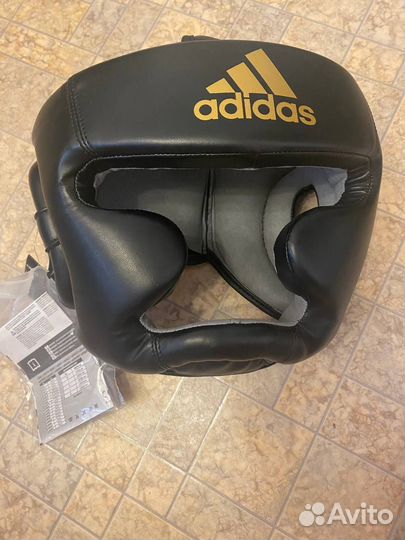 Боксерский шлем adidas