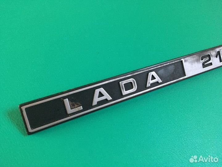 Шильдик крышки багажника ваз 2107