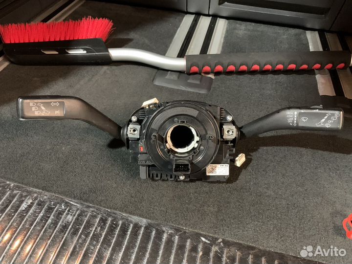 Подрулевой блок с переключателями Passat b7