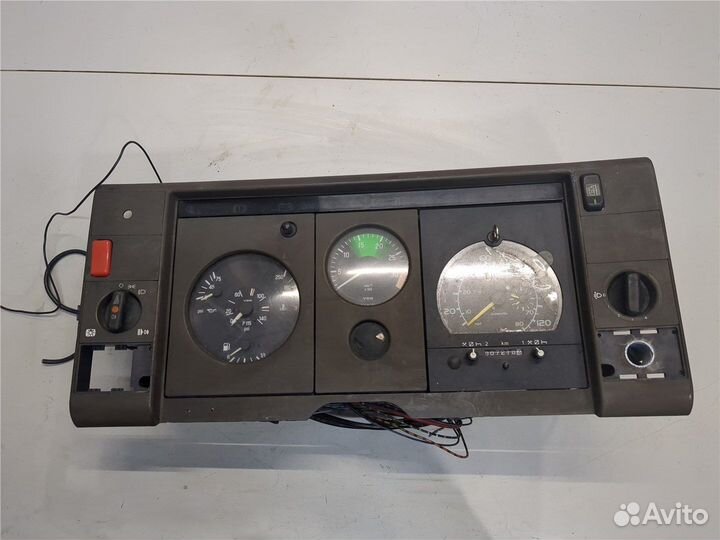 Щиток приборов Mercedes 814, 1994