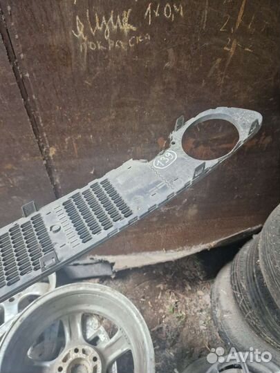 Решетка в бампер на Ниссан Альмера N16