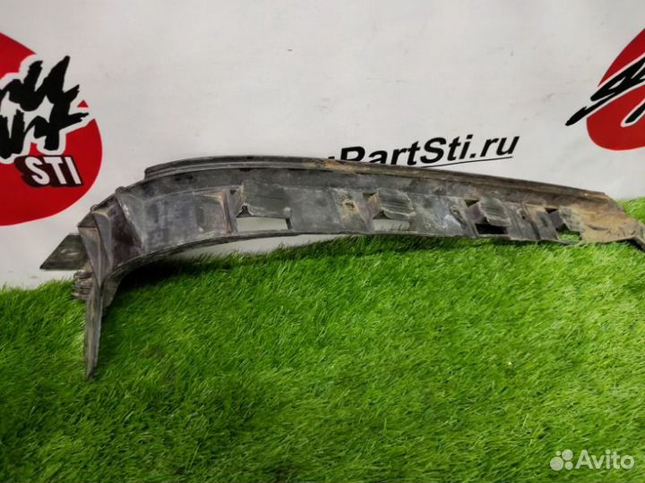 Кронштейн бампера задний правый Volkswagen Golf 4