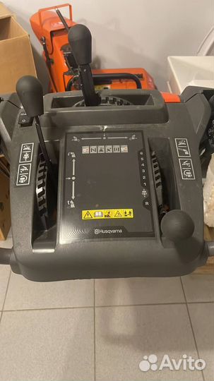 Снегоуборщик бензиновый самоходный