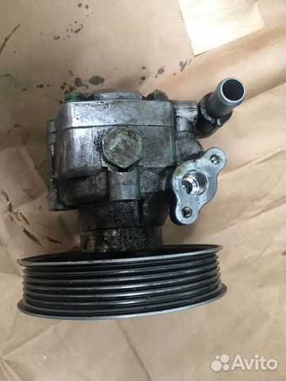 Насос гур Audi 8k0145153F