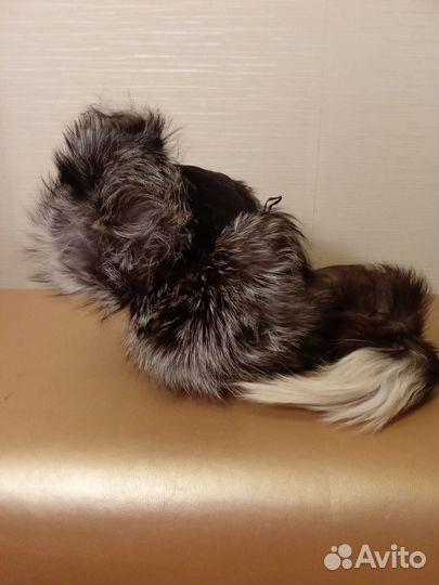 Шапка из натурального меха и замши