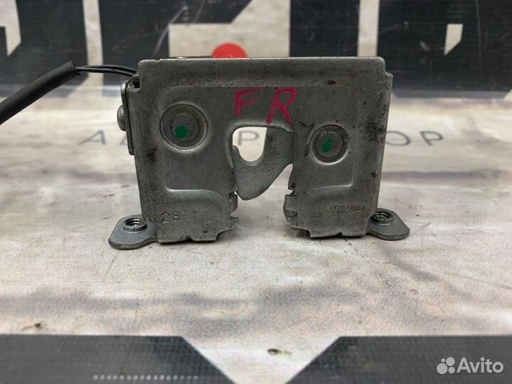 Замок капота правый Bmw X5 E70 N55B30 2012