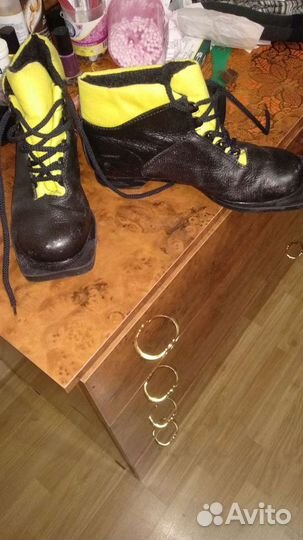 Лыжные ботинки